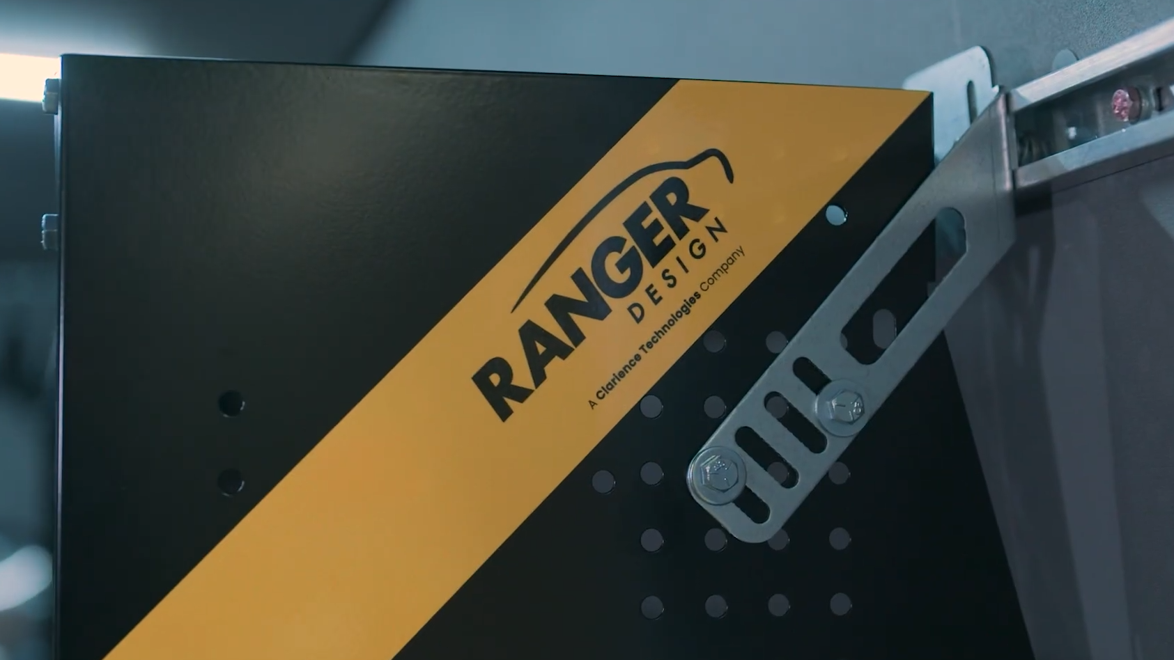 B-Series Steel Shelving Unit for Low Roof Van, 14″ x 44.5″ x 36" - B4-RS36-3